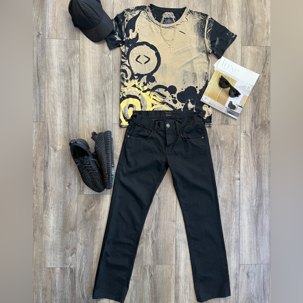 🌟Live Show! Nearly New Hudson Coated Button Fly Jeans w/Free Tee. Styled 4 you!